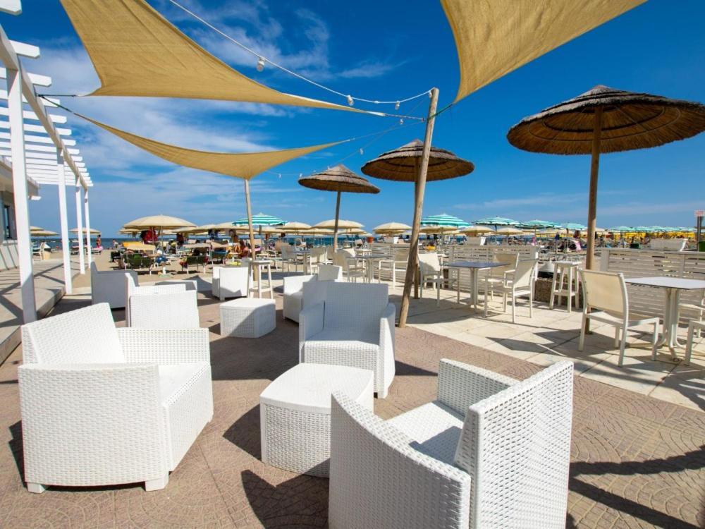 Hotel Marina Beach - Azzurro Club ราเวนนา ภายนอก รูปภาพ