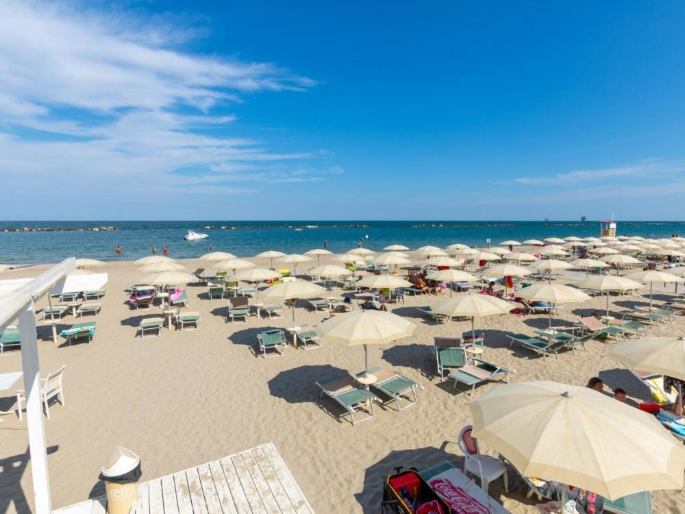 Hotel Marina Beach - Azzurro Club ราเวนนา ภายนอก รูปภาพ