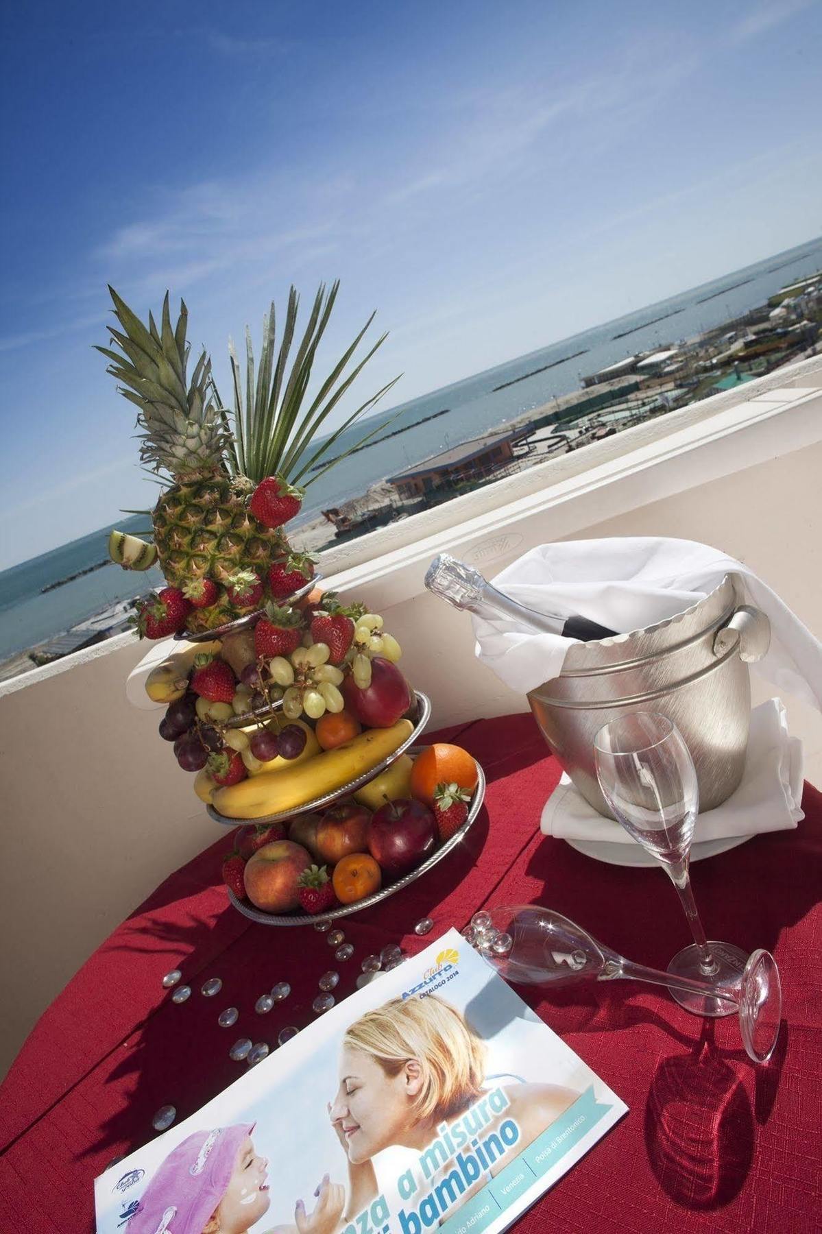 Hotel Marina Beach - Azzurro Club ราเวนนา ภายนอก รูปภาพ