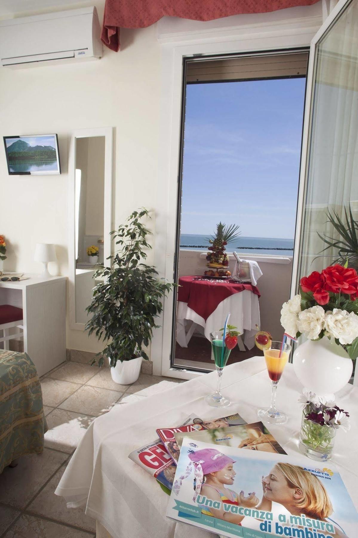 Hotel Marina Beach - Azzurro Club ราเวนนา ภายนอก รูปภาพ